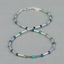 Load image into Gallery viewer, "Silberblauer Regenbogen"