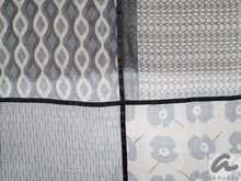 Load image into Gallery viewer, Wollschal Quadrato