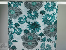 Load image into Gallery viewer, Seidenschal Flower Art
