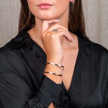 Load image into Gallery viewer, Armreif mit Hammerschlag